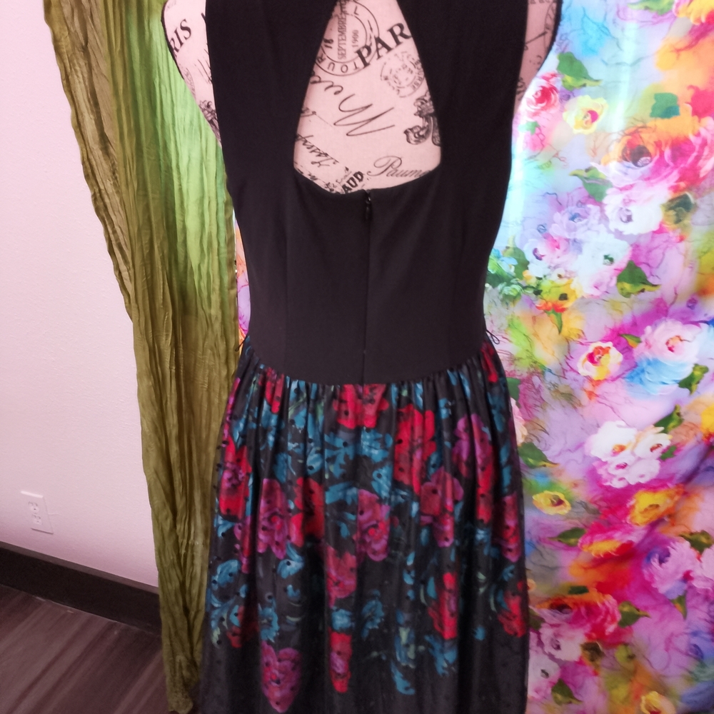 Eliza J Black and Floral Dress - Picture 5 of 9